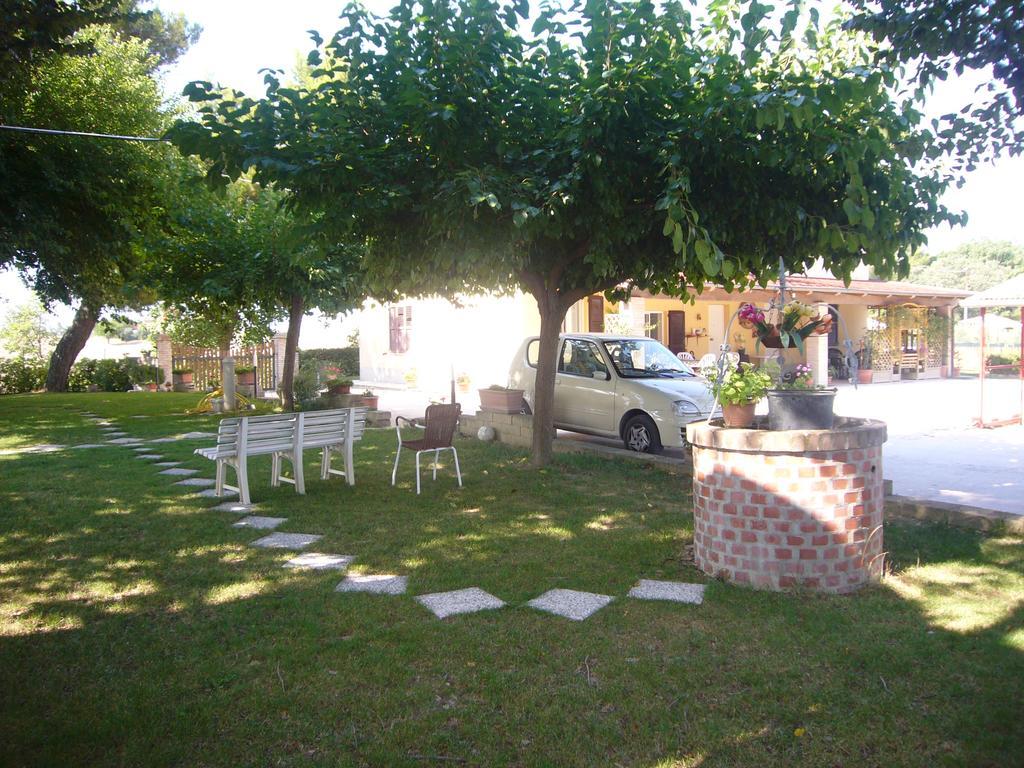 Agriturismo Al Rifugio Divino Belvedere Ostrense Exteriör bild