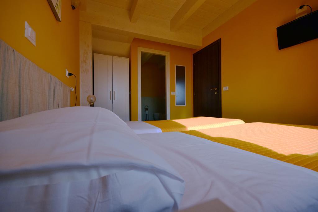 Agriturismo Al Rifugio Divino Belvedere Ostrense Exteriör bild